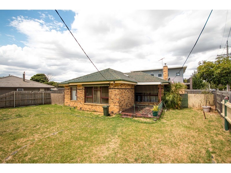 52 Railway Parade, Seaford VIC 3198