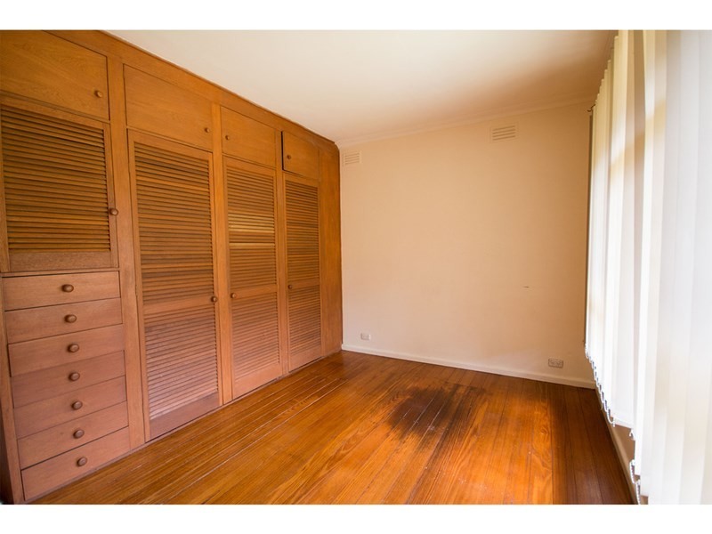 52 Railway Parade, Seaford VIC 3198