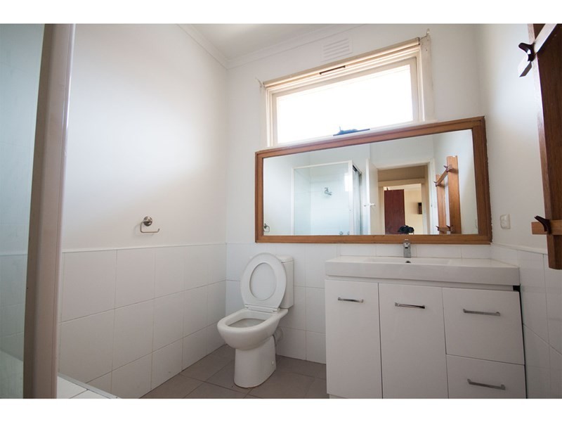 52 Railway Parade, Seaford VIC 3198