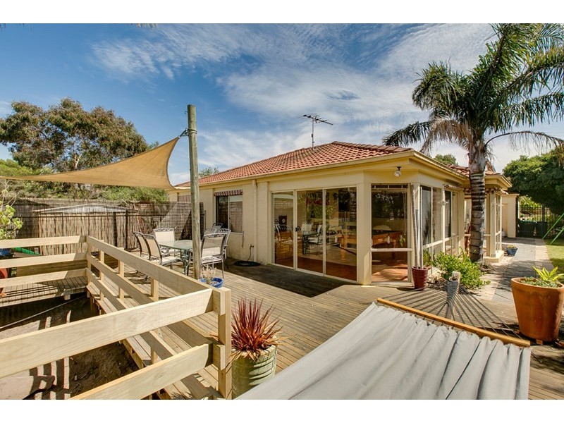 19 Waltham Drive, Mornington VIC 3931