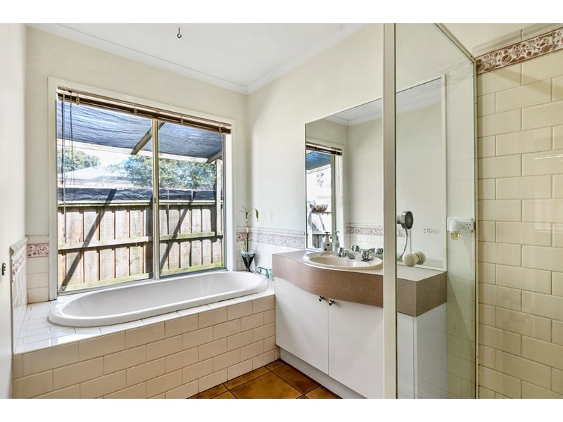 19 Waltham Drive, Mornington VIC 3931