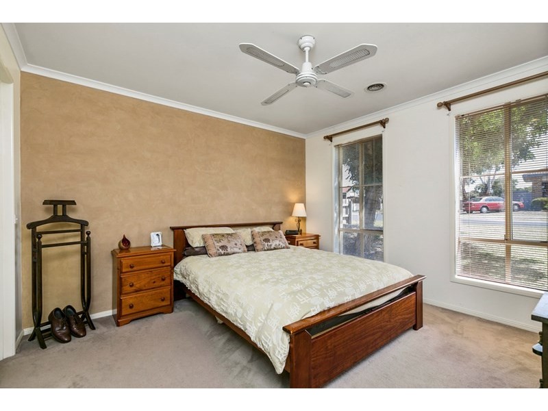 19 Waltham Drive, Mornington VIC 3931