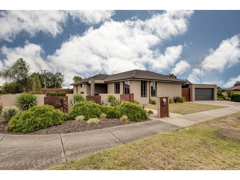 12 Ninevah Crescent, Wheelers Hill VIC 3150