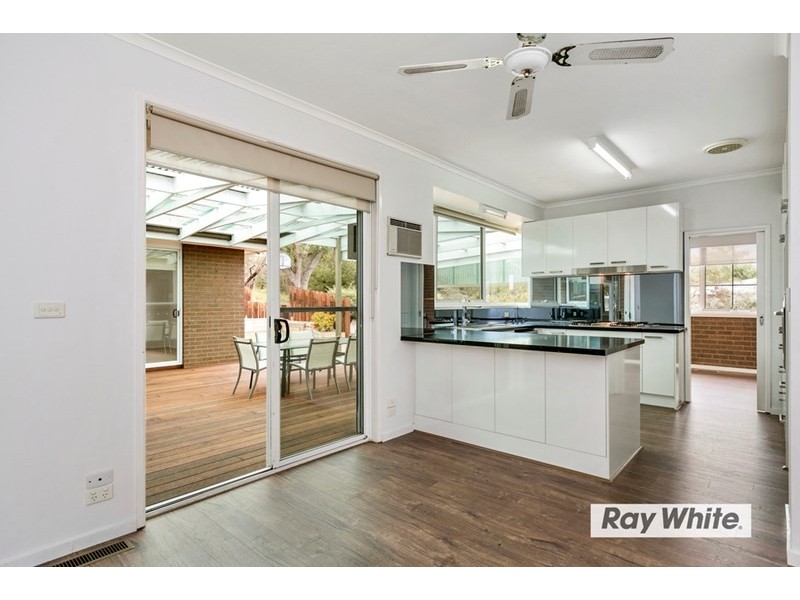 33 Carrathool Avenue, Rosebud VIC 3939