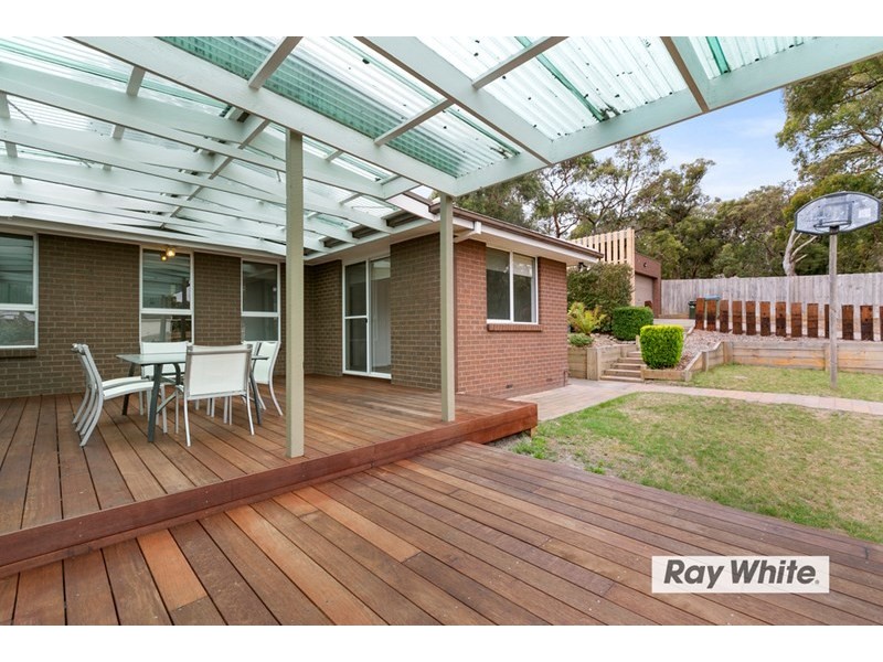 33 Carrathool Avenue, Rosebud VIC 3939