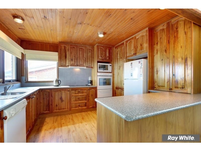 8 Jackson Street, Mount Martha VIC 3934