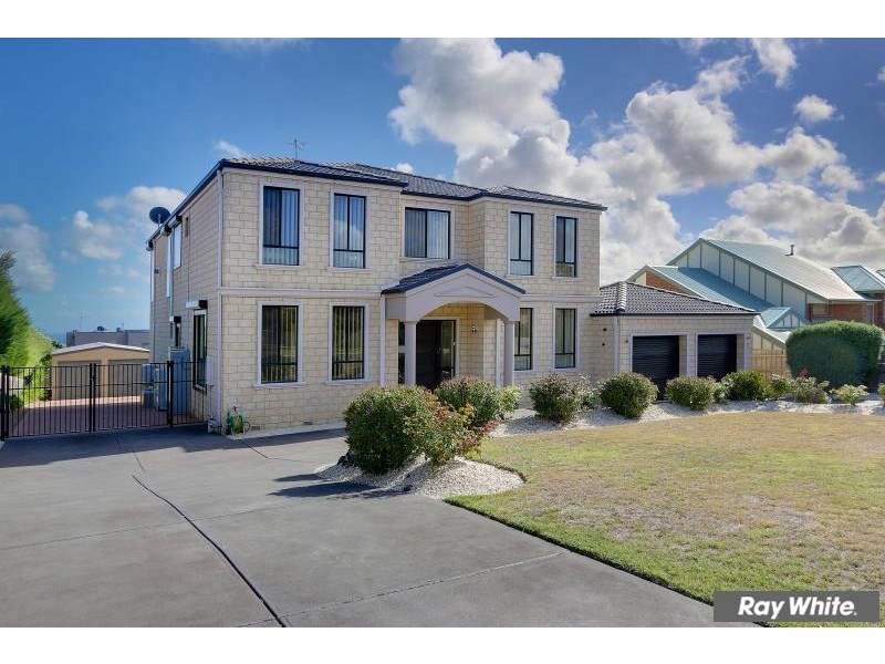 9 Esher Rise, Mount Martha VIC 3934