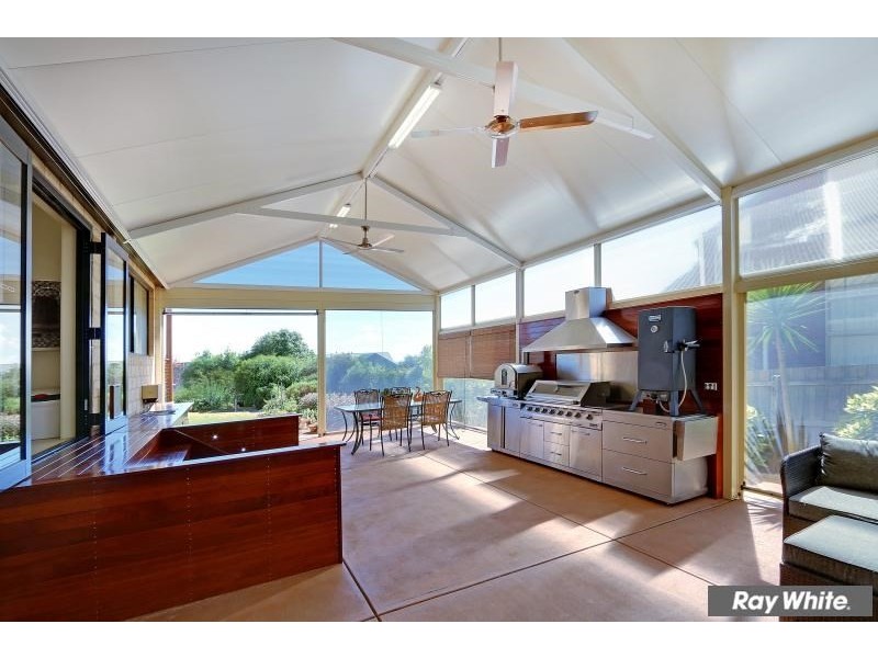 9 Esher Rise, Mount Martha VIC 3934