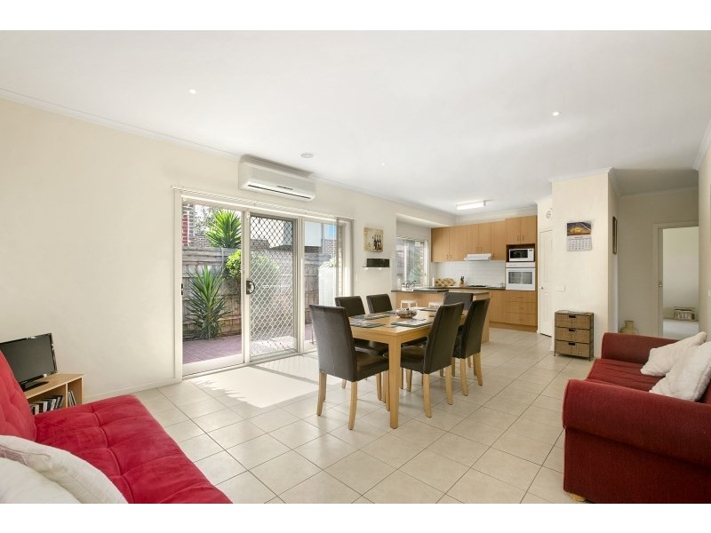 2/24 Spray Street, Mornington VIC 3931