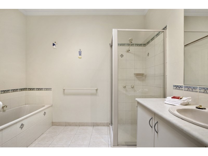 2/24 Spray Street, Mornington VIC 3931