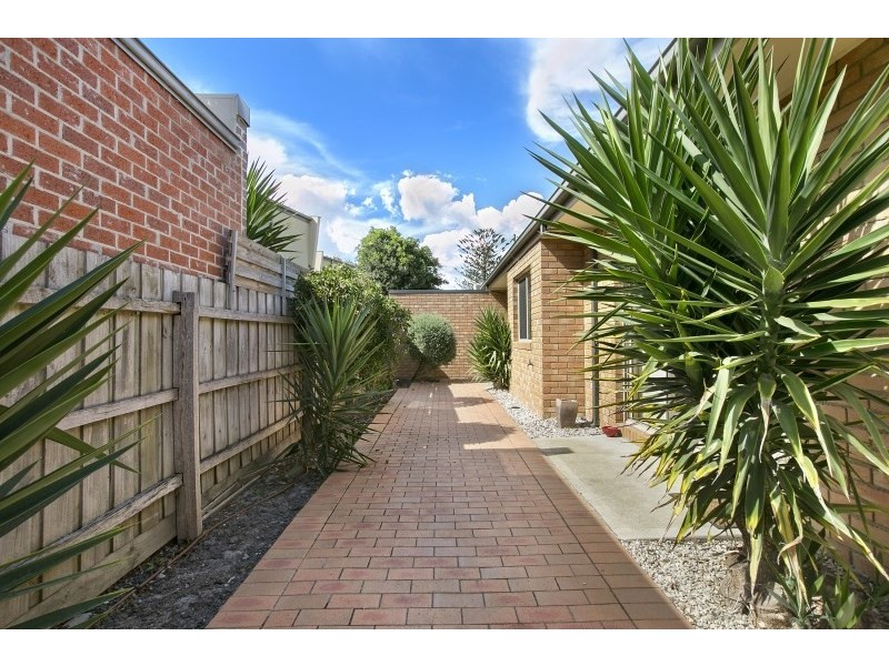2/24 Spray Street, Mornington VIC 3931