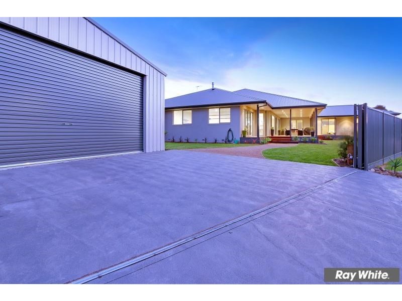 74 Balcombe Drive, Mount Martha VIC 3934