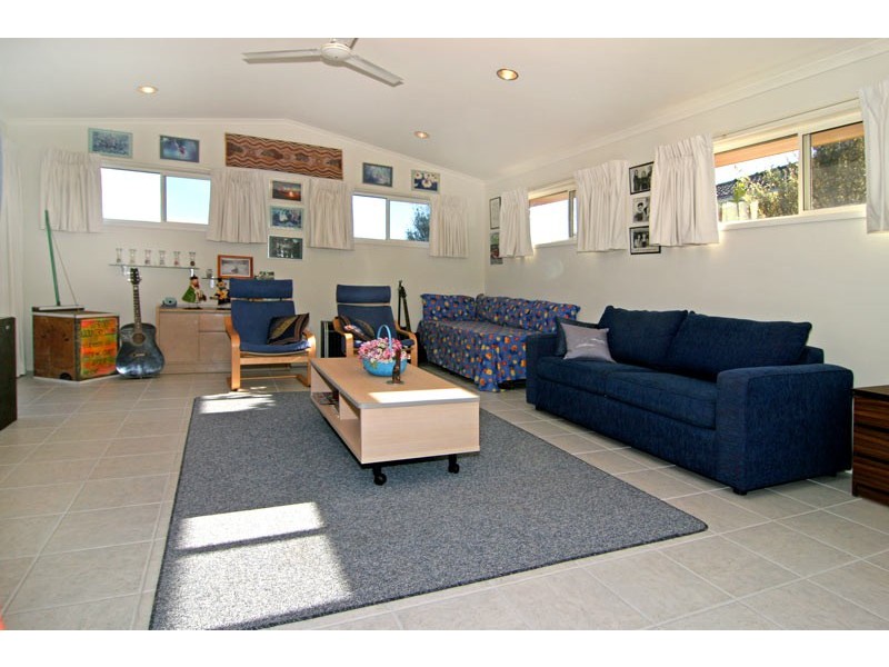 16 Palm Tree Court, Safety Beach VIC 3936