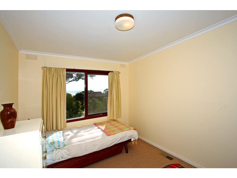 16 Barrow Street, Mount Martha VIC 3934