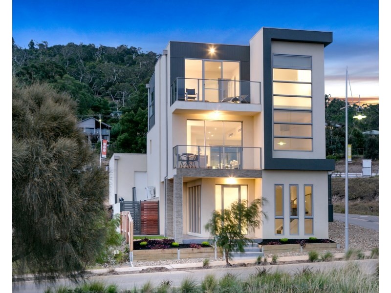 4 Spinnaker Terrace, Safety Beach VIC 3936