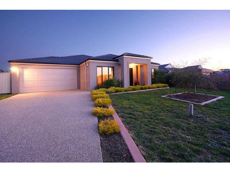 111 St Mitchells Circuit, Mornington VIC 3931