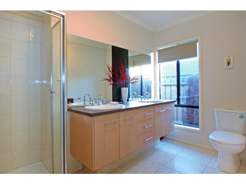 111 St Mitchells Circuit, Mornington VIC 3931