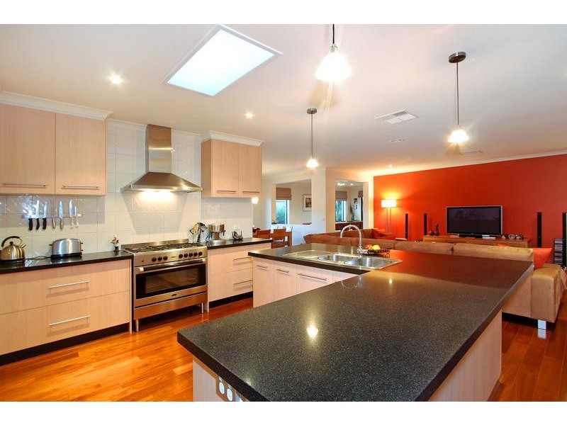 111 St Mitchells Circuit, Mornington VIC 3931