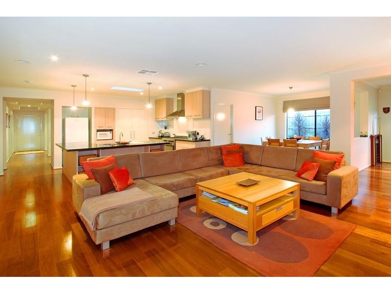 111 St Mitchells Circuit, Mornington VIC 3931