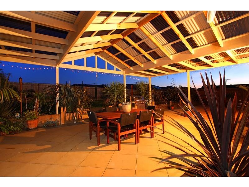 111 St Mitchells Circuit, Mornington VIC 3931