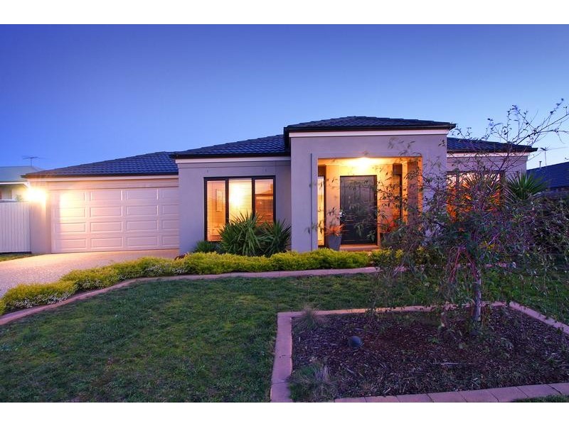 111 St Mitchells Circuit, Mornington VIC 3931