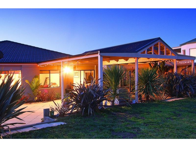 111 St Mitchells Circuit, Mornington VIC 3931