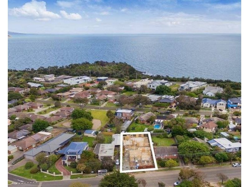 2/33 Strachans Road, Mornington VIC 3931