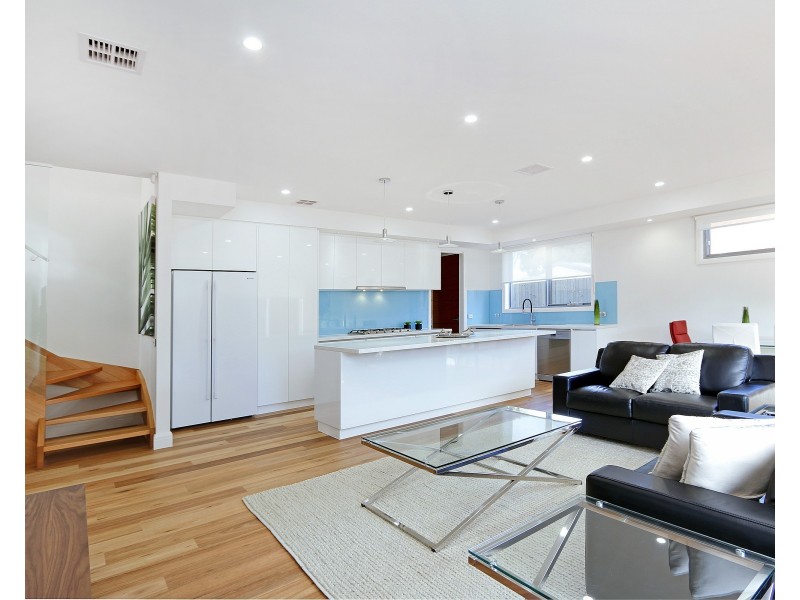 2/33 Strachans Road, Mornington VIC 3931