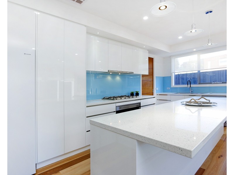 2/33 Strachans Road, Mornington VIC 3931