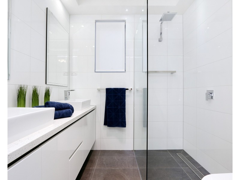 2/33 Strachans Road, Mornington VIC 3931