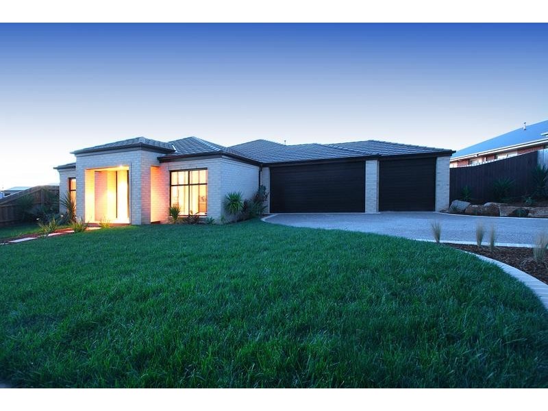 82 St Mitchells Circuit, Mornington VIC 3931
