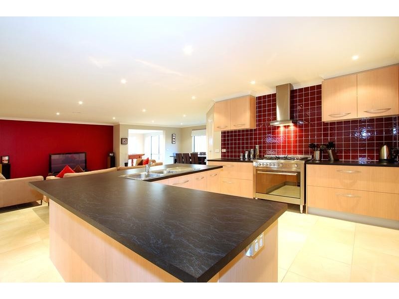 82 St Mitchells Circuit, Mornington VIC 3931
