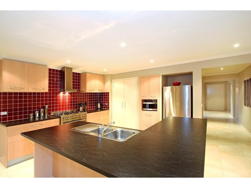 82 St Mitchells Circuit, Mornington VIC 3931