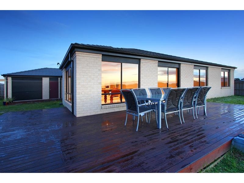 82 St Mitchells Circuit, Mornington VIC 3931