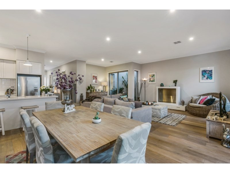 22 Strachans Road, Mornington VIC 3931