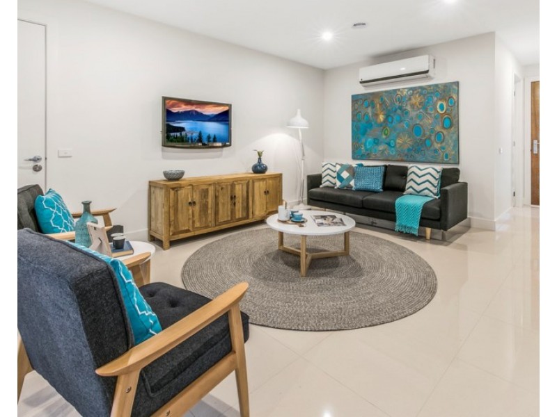 2/4 Beach Grove, Mornington VIC 3931