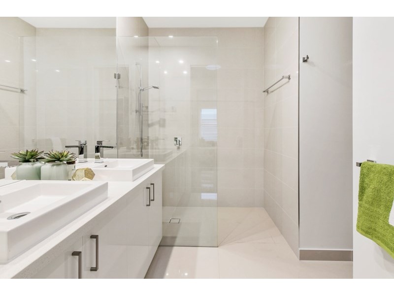 2/4 Beach Grove, Mornington VIC 3931