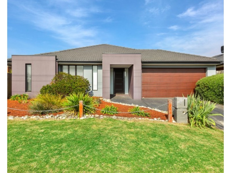 8 Moomba Street, Mornington VIC 3931