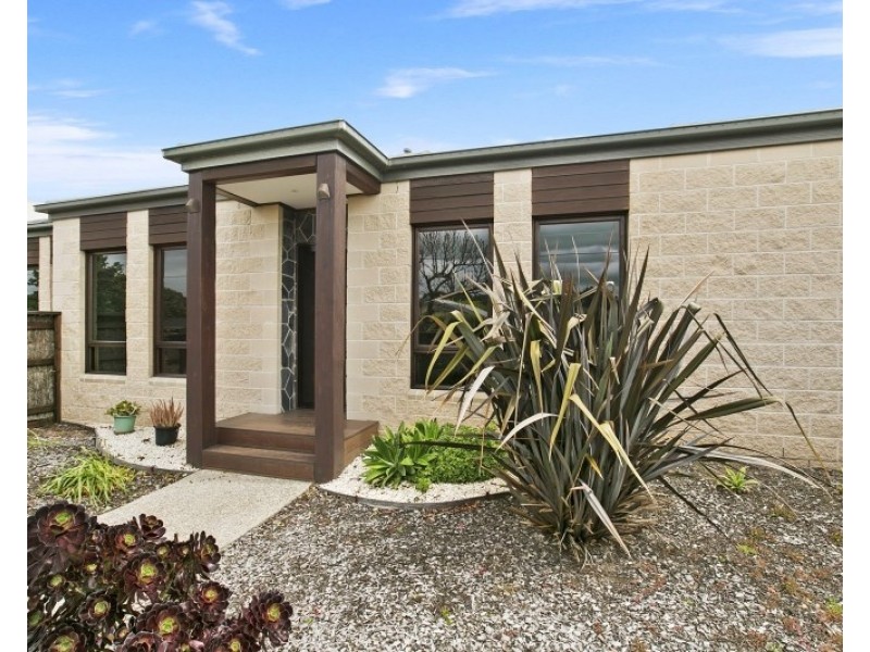 1/108 Tanti Avenue, Mornington VIC 3931