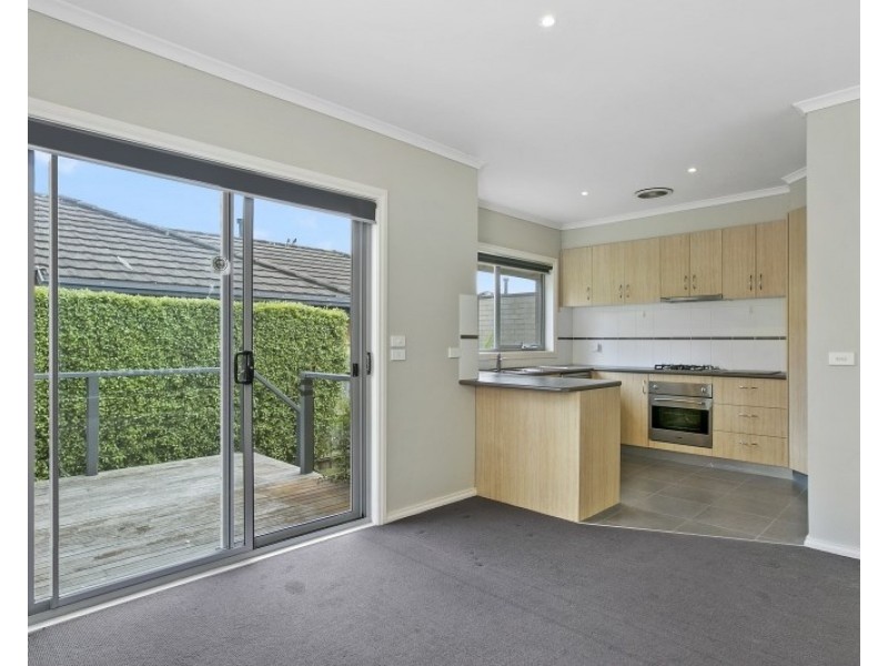2/122 Tanti Avenue, Mornington VIC 3931