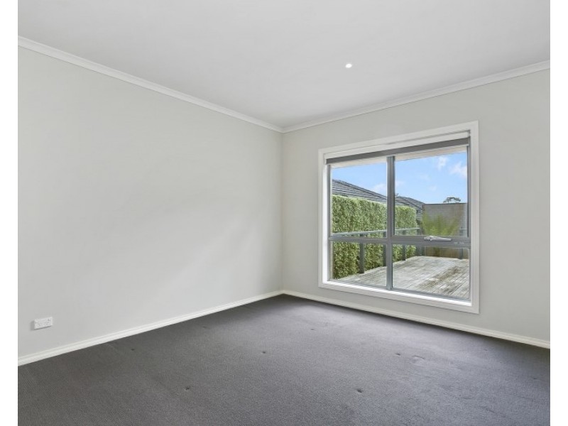 2/122 Tanti Avenue, Mornington VIC 3931