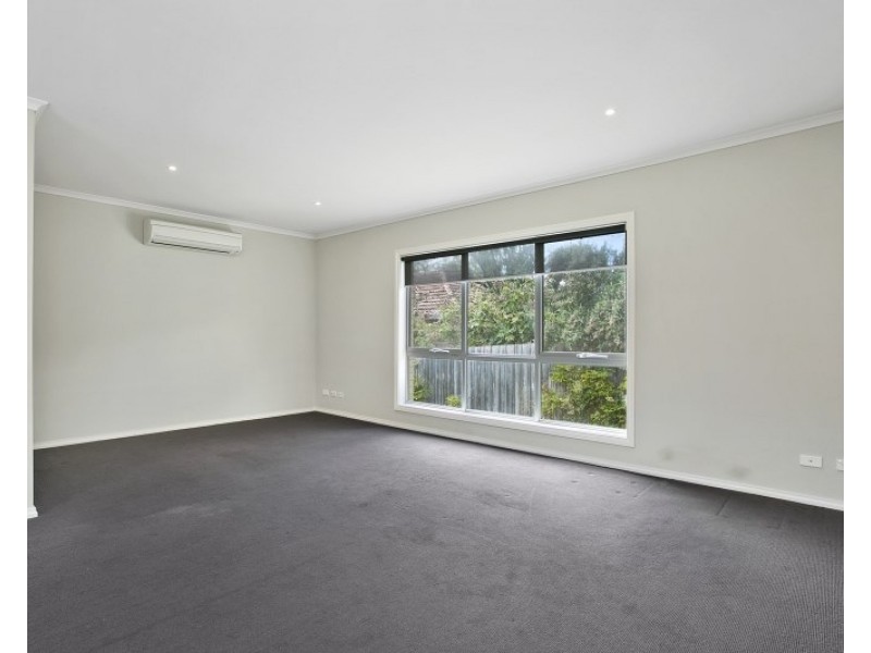 2/122 Tanti Avenue, Mornington VIC 3931