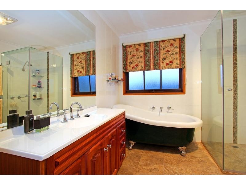 16 Yarrabee Court, Frankston VIC 3199