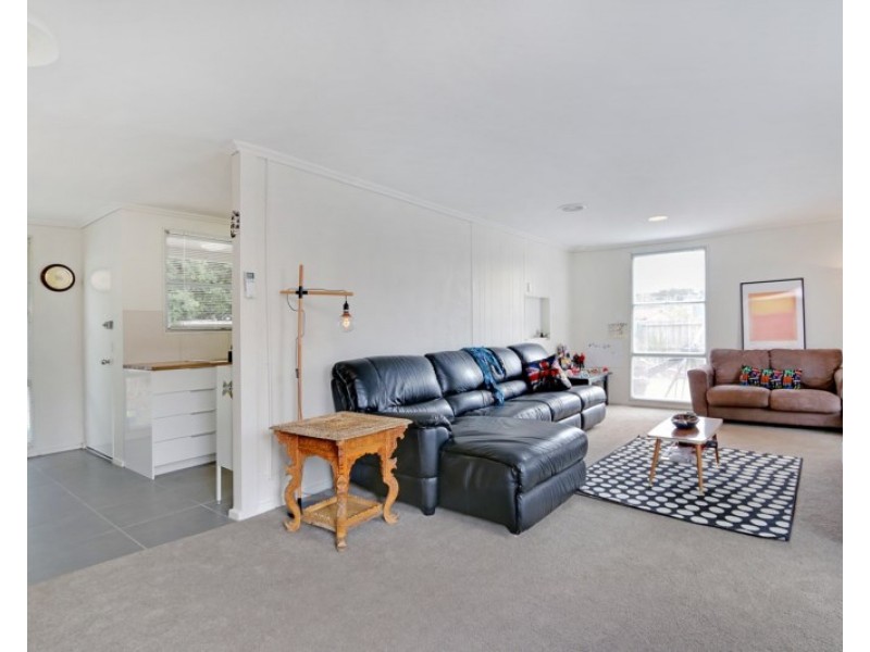 62 Robertson Drive, Mornington VIC 3931
