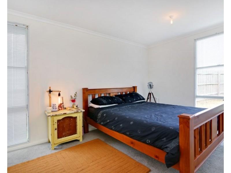 62 Robertson Drive, Mornington VIC 3931