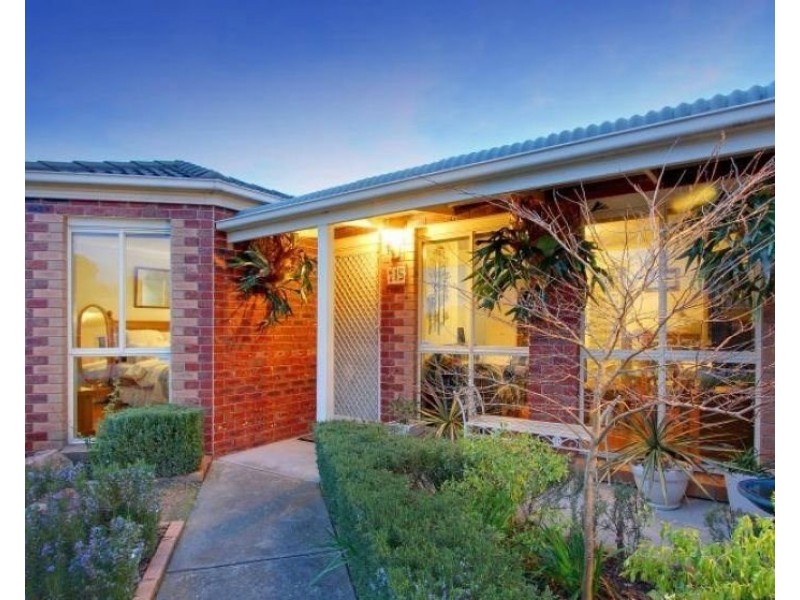 15 Pineview Court, Mount Martha VIC 3934