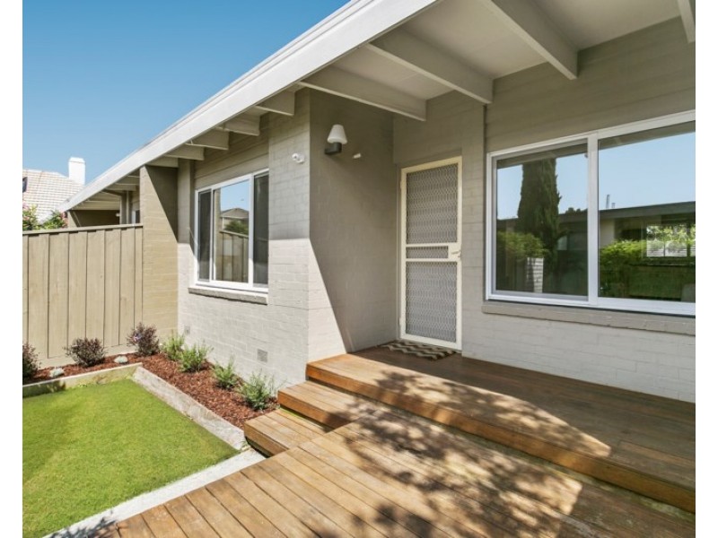 1/12 Campbell Grove, Mornington VIC 3931