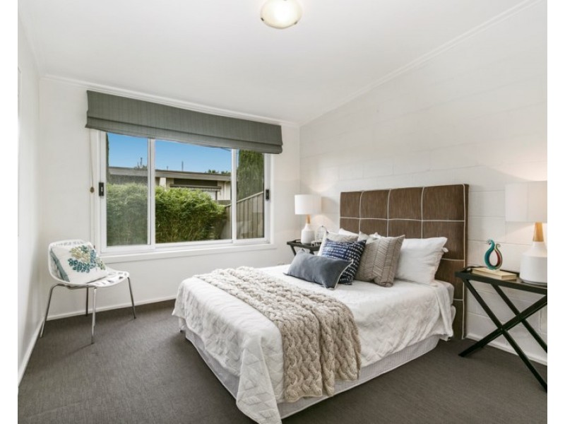 1/12 Campbell Grove, Mornington VIC 3931