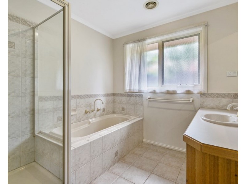 4 Kingston Close, Mornington VIC 3931