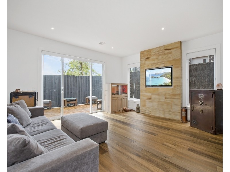 2/9 Venice Street, Mornington VIC 3931